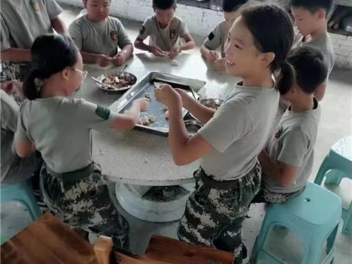 课外多元化活动