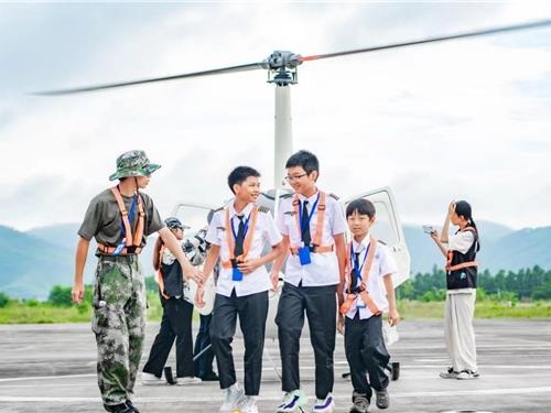 黄埔卓跃少年7天航空航天营